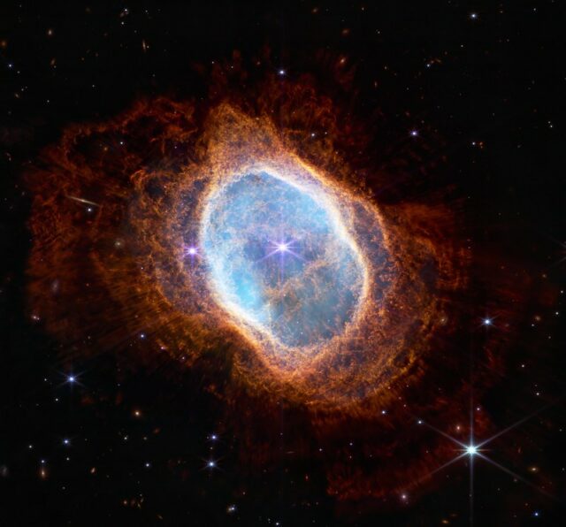 Image of dying star in vivid color